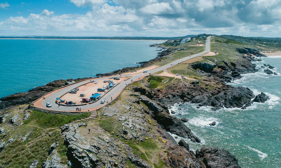 las grutas de punta ballena